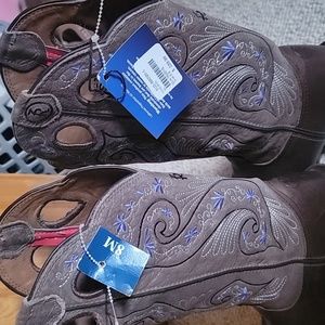Cowgirl boots. Woman's size 8 M.